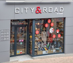 City & Road place picture