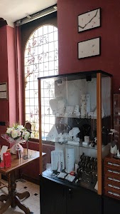 At'ypique place picture